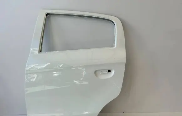 Mitsubishi Space Star Rear door