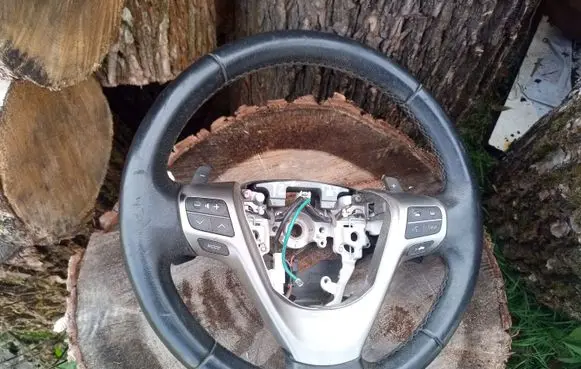 Toyota Avensis T270 Steering wheel 4510005590 4510005880C0 4510005890C0