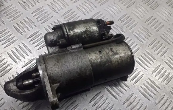 Opel Zafira B Starter motor 55556892