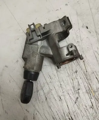 Volkswagen PASSAT B3 Ignition lock KLS92 357905851A VWLK101
