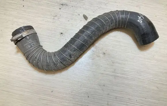 Land Rover Discovery 4 - LR4 Intercooler hose/pipe AH229F072AC D05WA