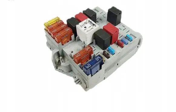 Fiat 500 Fuse module 51738104