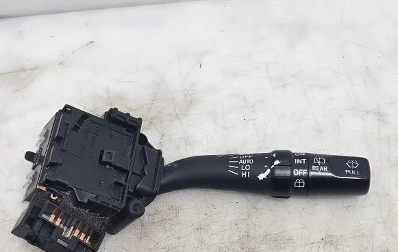 Toyota Avensis T250 Wiper control stalk 173654