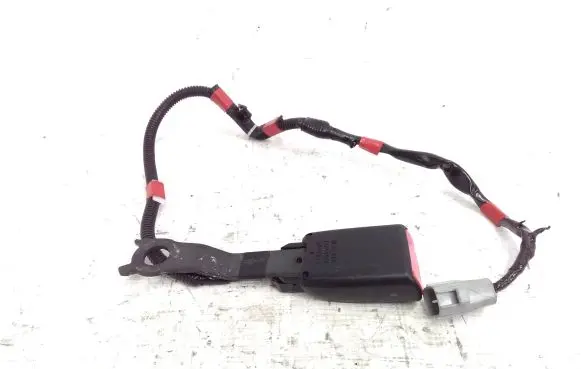 Lexus CT 200H Front seatbelt buckle E034501