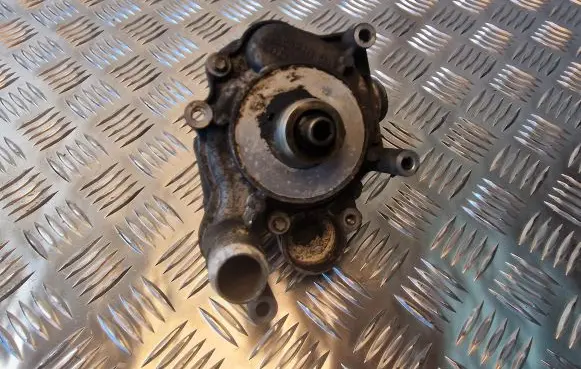 Audi A8 S8 D3 4E Water pump 057121011E