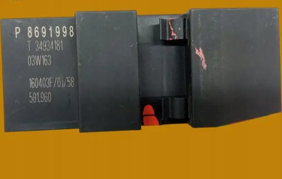 Volvo S80 Central body control module P8691998