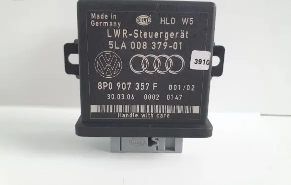 Audi Q7 4L Light module LCM 5LA00837901 8P0907357F