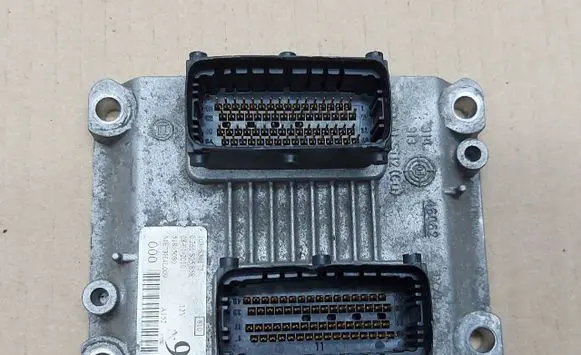 Lancia Ypsilon Engine control unit/module 0261S05858