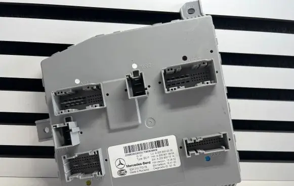 Mercedes-Benz C W205 Comfort/convenience module A2059006330 A2059013904 A2229021514