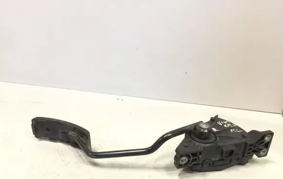 Volvo S40, V40 Accelerator throttle pedal 30865642 6PV00830100 M865642