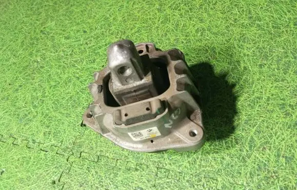 BMW 7 F01 F02 F03 F04 Engine mount bracket 6775906 22116775906