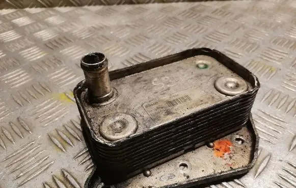 Mercedes-Benz E W211 Gearbox / Transmission oil cooler 6131880201