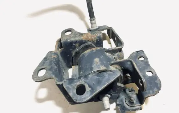 Mazda Premacy Engine mount bracket