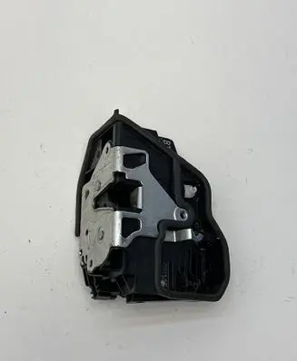 BMW 5 E60 E61 Front door lock 7202145
