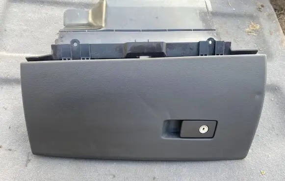 Volvo V70 Glove box 30676280 39891975