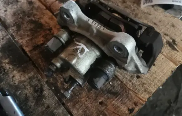 Dodge Durango Rear brake caliper