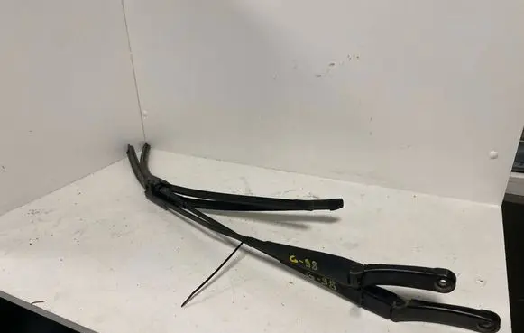 Volkswagen Golf Plus Front wiper blade arm 5M0955410A 5M0955409A