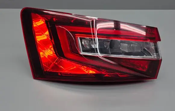 Skoda Superb B8 (3V) Rear/tail lights 2021101176 00187275 3V9945207
