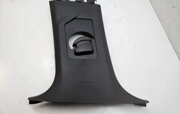 Peugeot 5008 II (B) pillar trim (top) 9833347677
