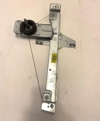 Rear door manual window regulator