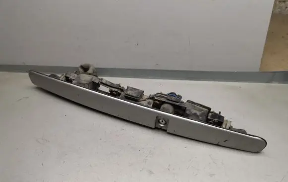 Volvo S70 V70 V70 XC Trunk door license plate light bar 09152705