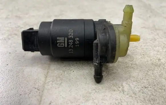 Opel Corsa D Windscreen/windshield washer pump 13248320