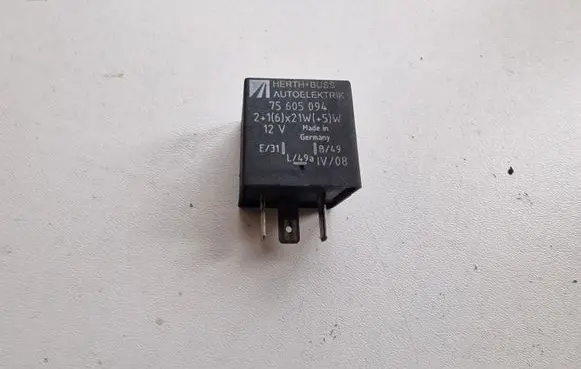 Nissan X-Trail T30 Other relay 75605094
