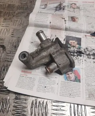 Opel Zafira A Generator/alternator bracket 90573652