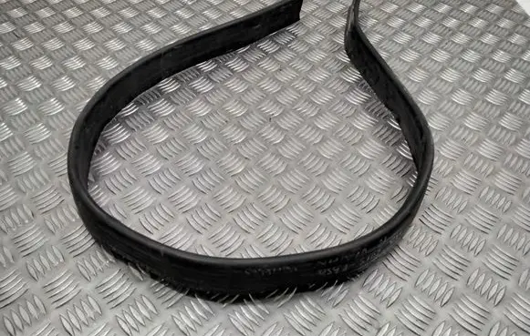 Mercedes-Benz E W212 Engine compartment rubber A2126280800