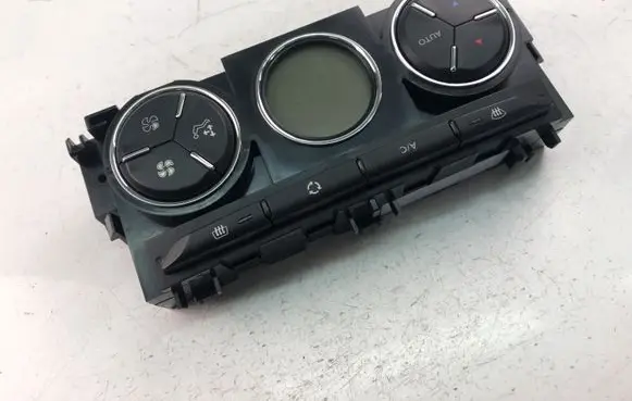 Citroen DS3 Climate control unit 96753994XT