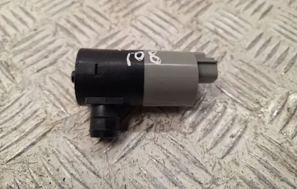 Toyota Avensis T270 Windscreen/windshield washer pump 8533002030