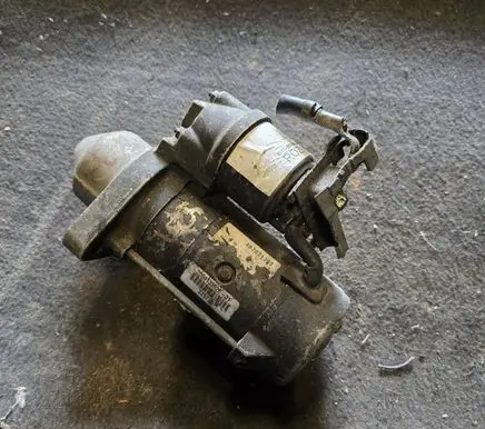 Toyota Avensis T250 Starter motor 402821381