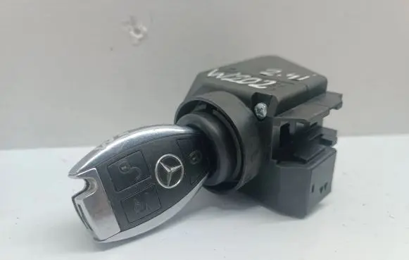 Mercedes-Benz C W202 Ignition lock 2085450108 33000101 700073904020110