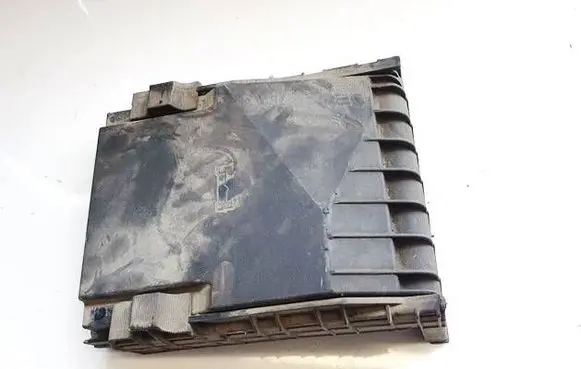 Volkswagen PASSAT B7 Fuse box cover 1K0937132F