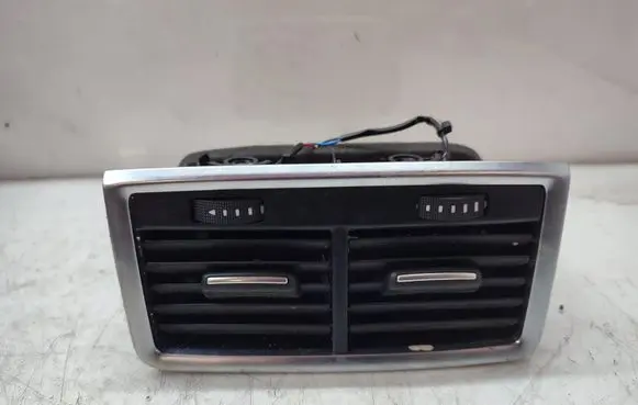 Audi Q7 4L Rear air vent grill 4L0819203