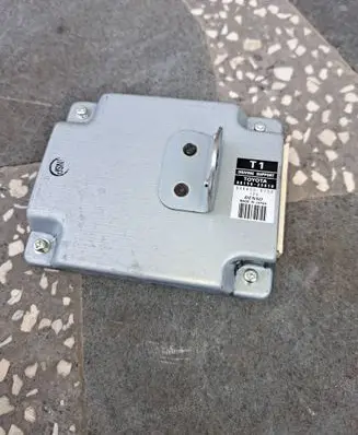 Toyota Avensis T270 Other control units/modules 8815020010