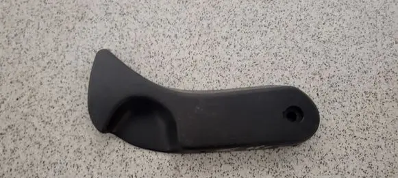 Engine bonnet (hood) release handle