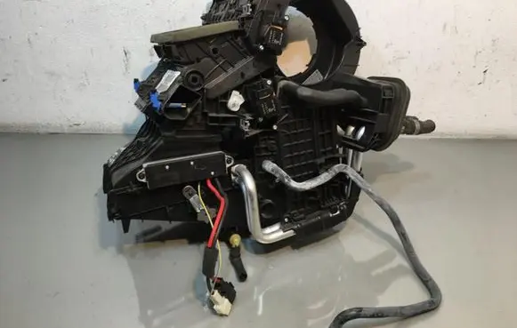 Ford C-MAX II Interior heater climate box assembly 