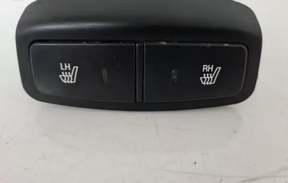 Hyundai Tucson JM Seat heating switch 933212E000 2010024311