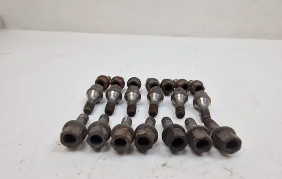 Nissan Qashqai Nuts/bolts 