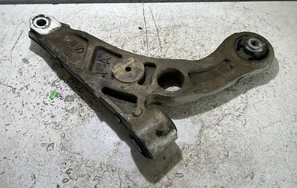 Jeep Cherokee Front lower control arm/wishbone P68285992AE