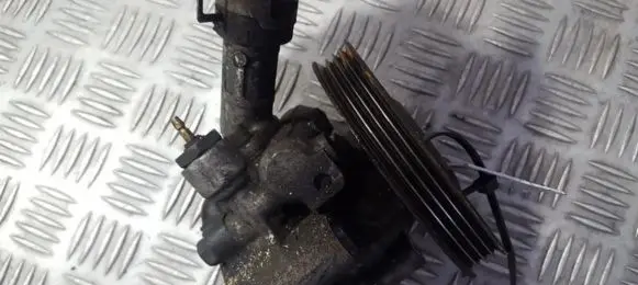 Mazda 323 Power steering pump