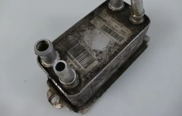 Engine oil radiator