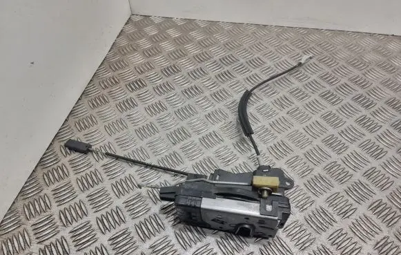 Opel Signum Front door lock 13157762