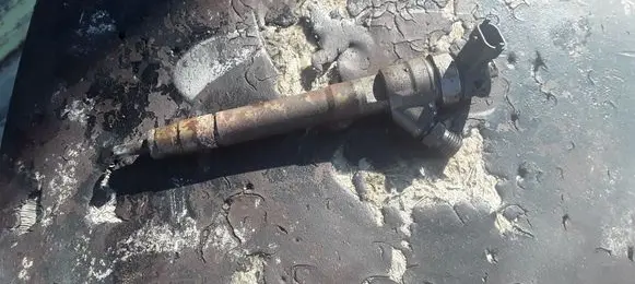 Opel Vivaro Fuel injector 0445110569
