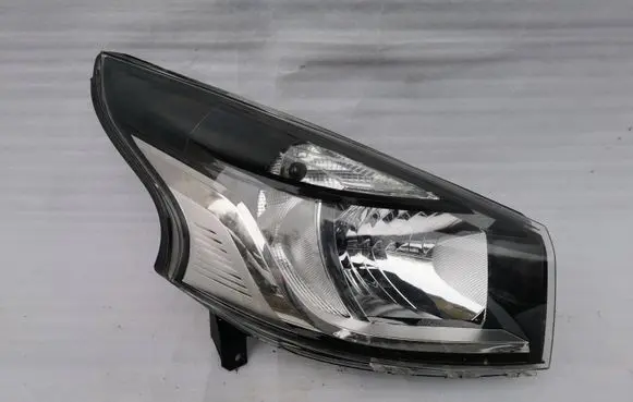 Renault Trafic III (X82) Headlight/headlamp 260101058R 1LE01141004