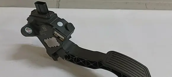 Toyota Auris E180 Accelerator throttle pedal 7811002120