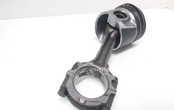 Nissan Primera Piston with connecting rod