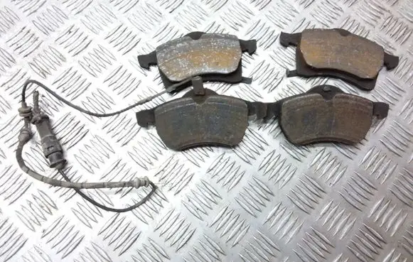Opel Zafira A Brake pads (front) 