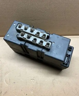 Mercedes-Benz S W220 Central locking vacuum pump 0132006370 0022021961000759